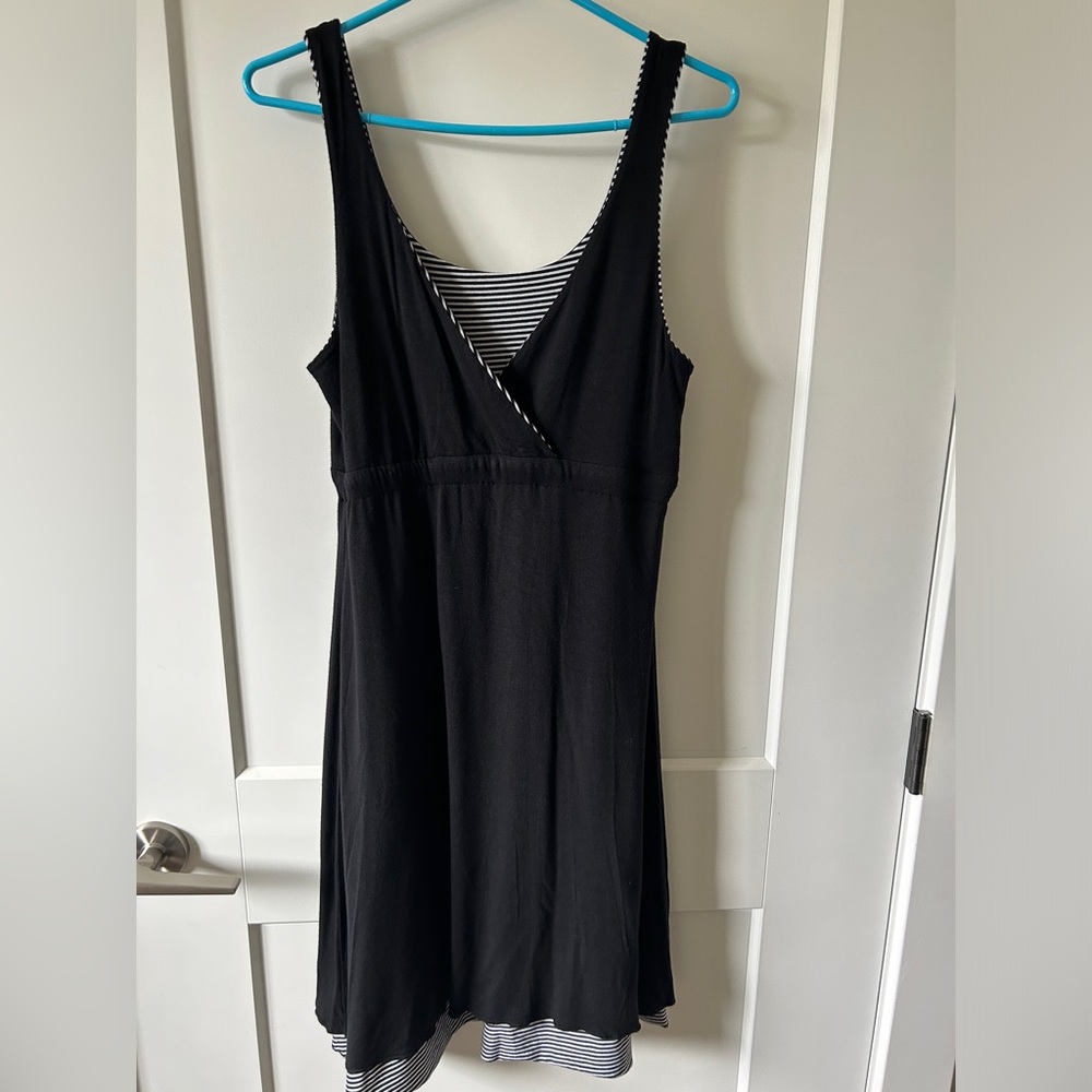Maternity/breastfeeding dress size large